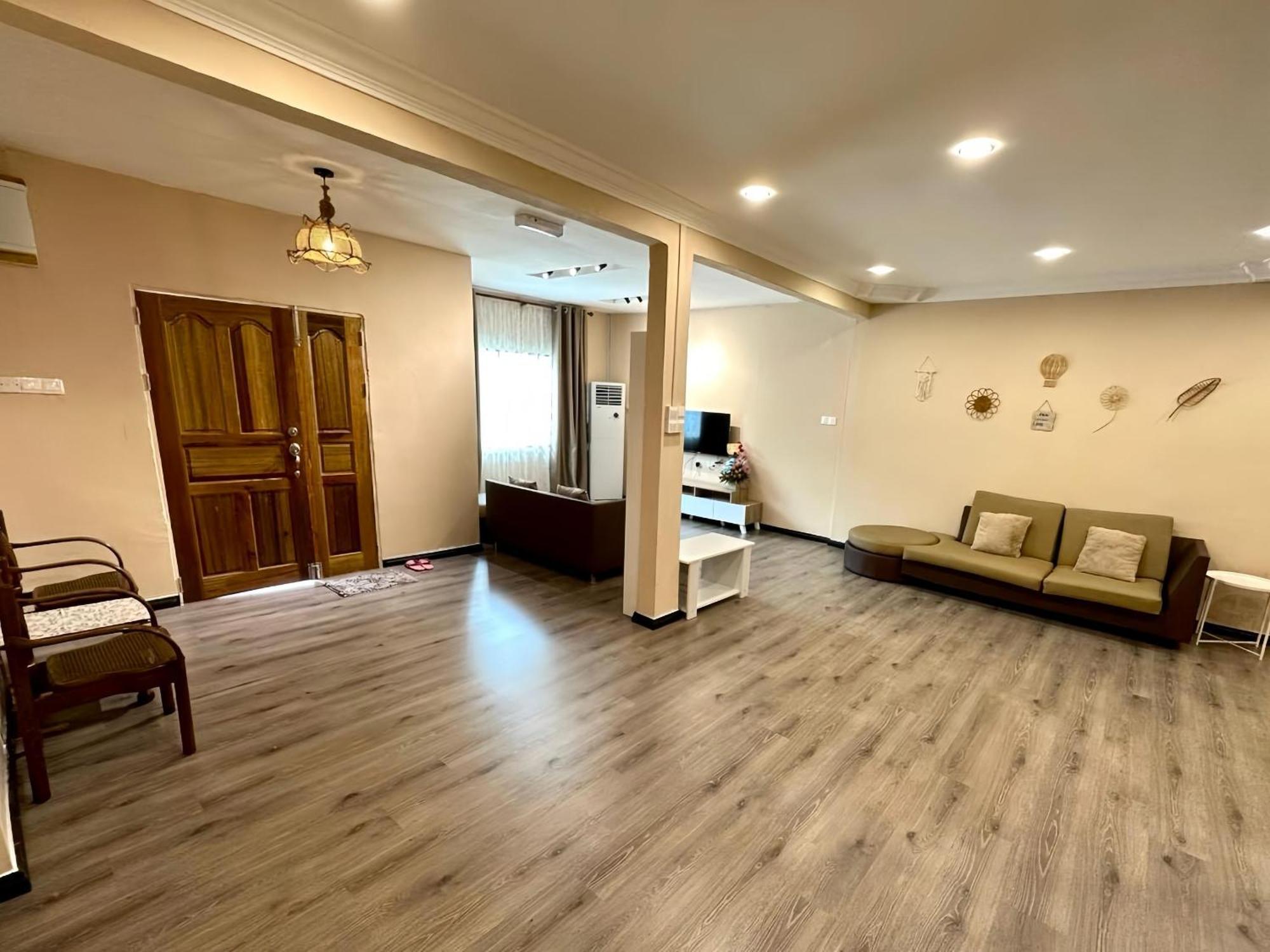 Ang Lee Holiday Home 2 Semporna Exterior foto