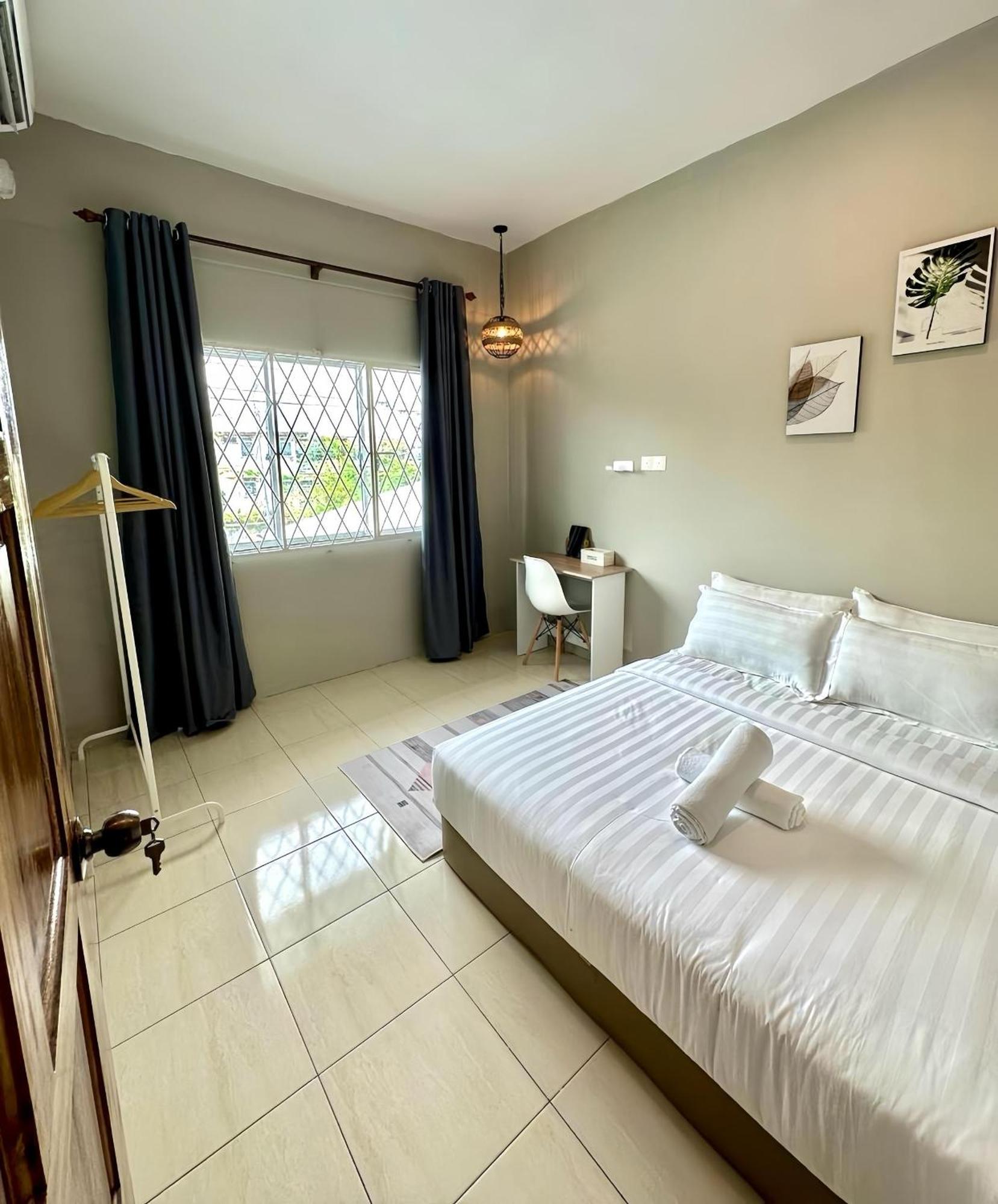 Ang Lee Holiday Home 2 Semporna Exterior foto